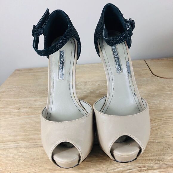 BCBGMaxazria high heels - Picture 4 of 7